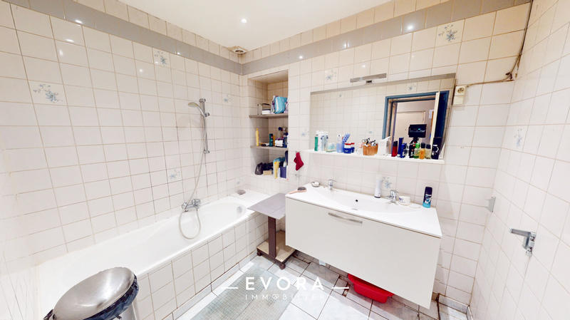 Appartement - 87 m² - 3 pièces