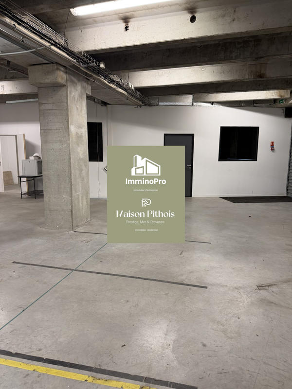 Entrepôt - 283 m²