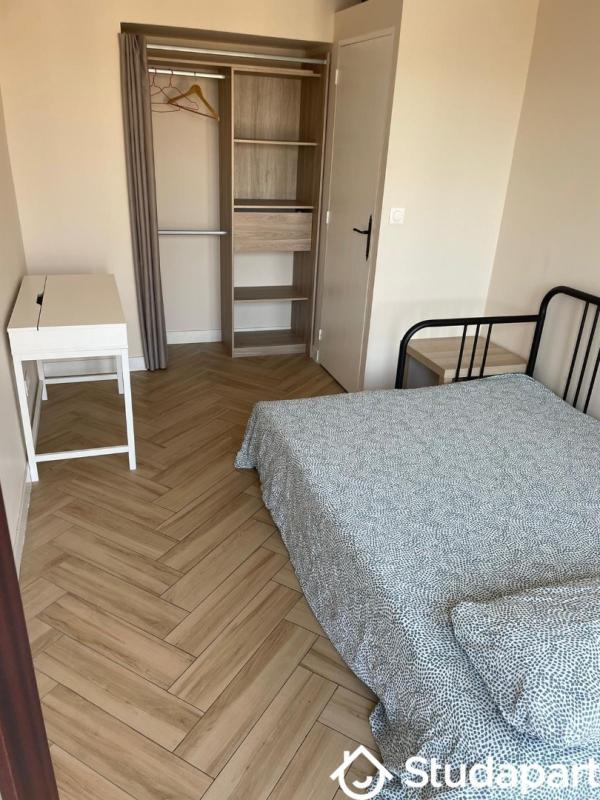 Chambre - 10 m² - 1 pièce