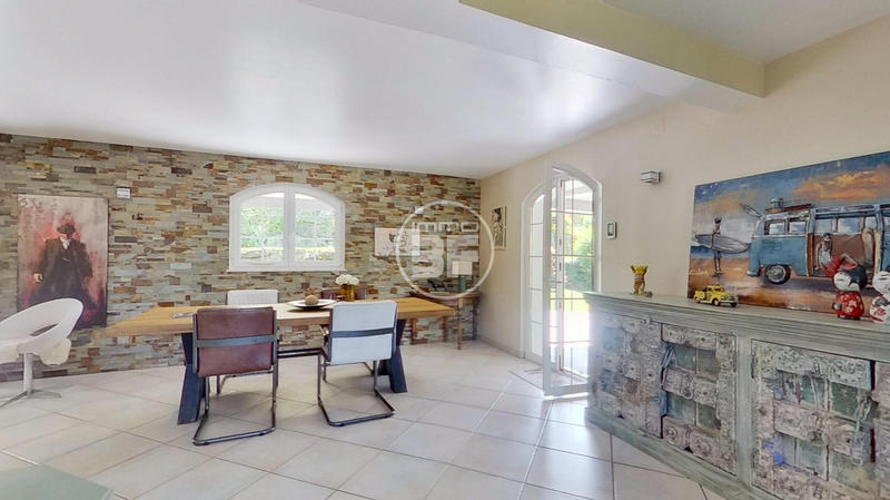 Maison - 142 m² - 6 pièces