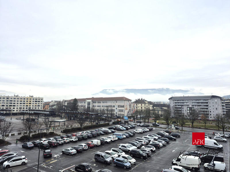 Appartement - 75 m² - 3 pièces