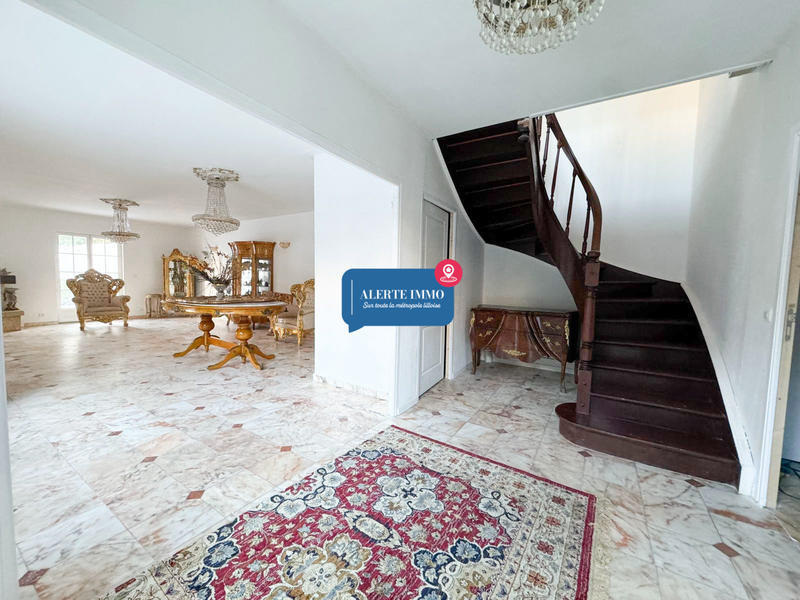 Maison - 203 m² - 5 pièces