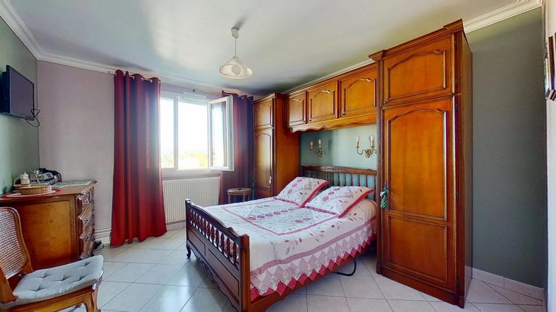 Appartement - 99 m² - 4 pièces