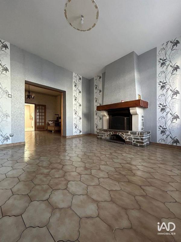 Maison - 250 m² - 6 pièces