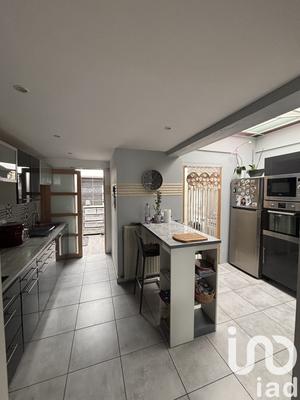 Maison - 90 m² - 5 pièces