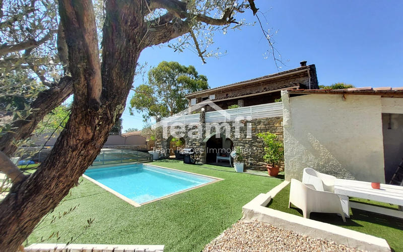 Mas - 176 m² - 7 pièces