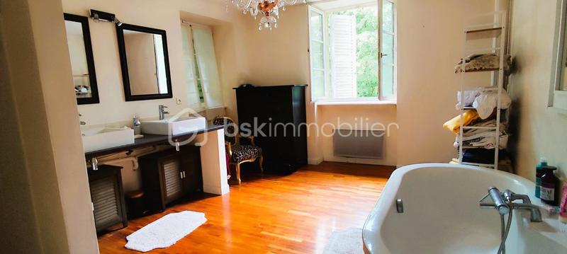 Château - 457 m² - 15 pièces