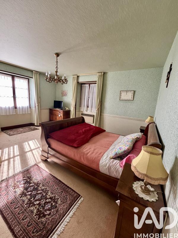 Maison - 290 m² - 6 pièces