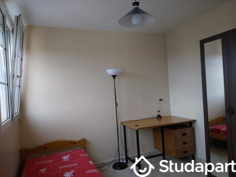 Chambre - 11 m² - 1 pièce