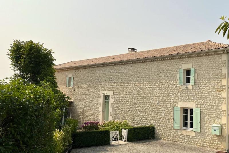 Maison - 250 m² - 6 pièces