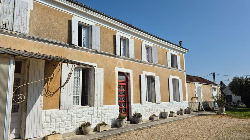 Maison - 142 m² - 8 pièces