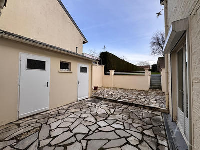 Maison - 240 m² - 7 pièces