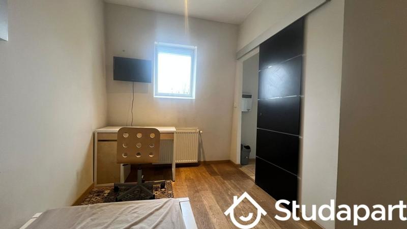 Chambre - 15 m² - 1 pièce