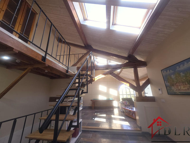 Maison - 252 m² - 7 pièces