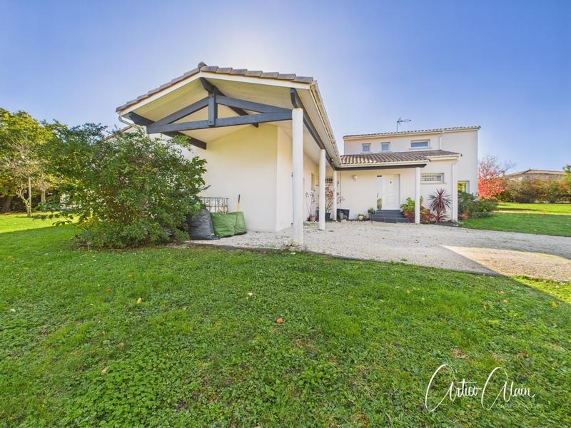 Maison - 172 m² - 6 pièces