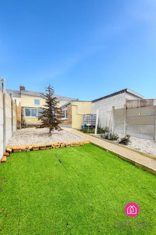 Maison - 97 m² - 6 pièces