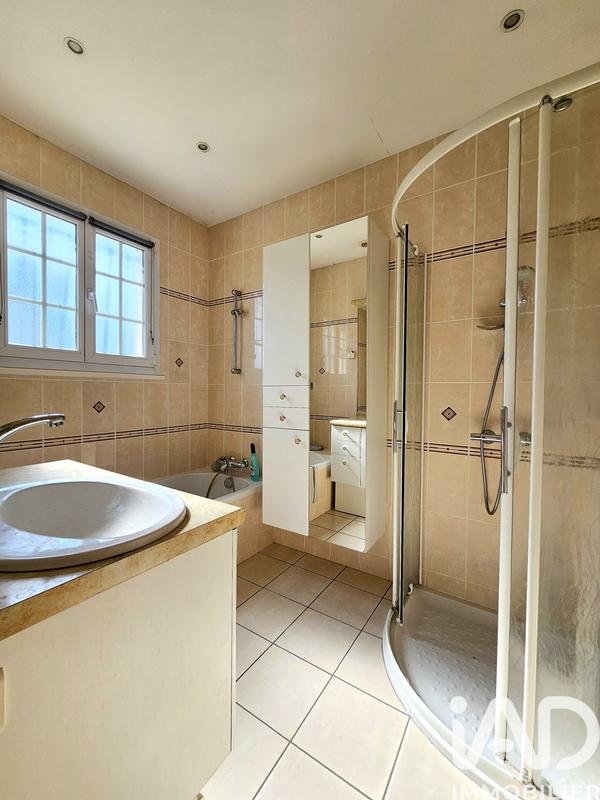 Maison - 121 m² - 5 pièces