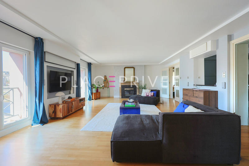 Appartement - 182 m² - 5 pièces