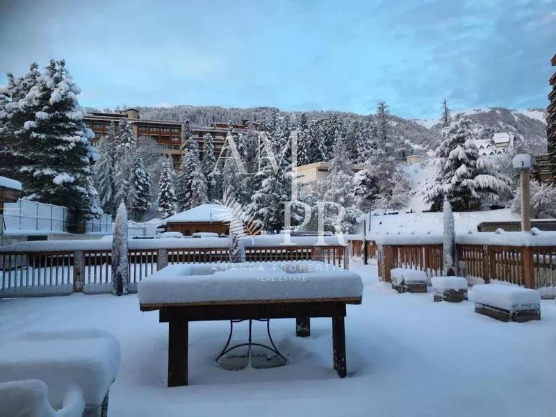 Châlet - 900 m² - 14 pièces