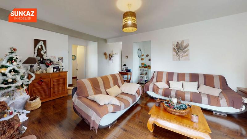 Appartement - 95 m² - 4 pièces