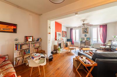 Maison - 241 m² - 5 pièces