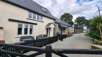 Maison - 188 m² - 10 pièces