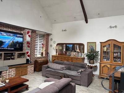 Maison - 205 m² - 5 pièces