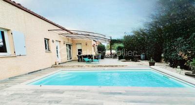 Maison traditionnelle - 107 m² - 5 pièces