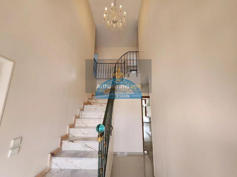 Maison - 160 m² - 7 pièces