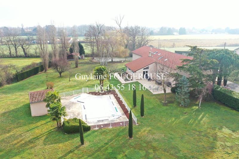 Maison - 325 m² - 13 pièces