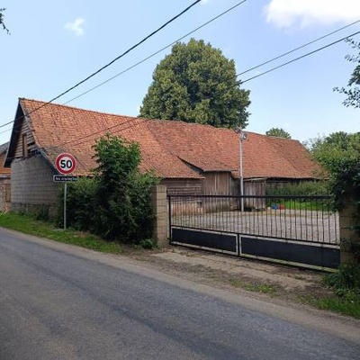 Maison - 280 m² - 10 pièces