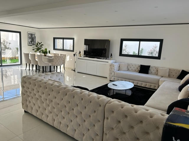 Villa - 145 m² - 8 pièces