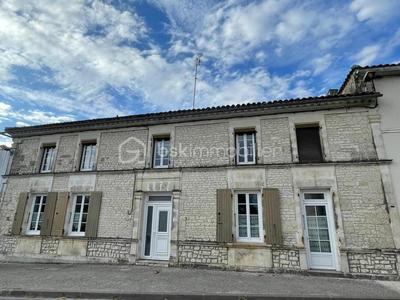 Maison - 180 m² - 8 pièces