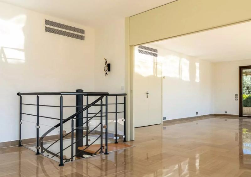 Appartement - 270 m² - 7 pièces