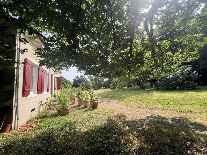 Maison - 212 m² - 7 pièces