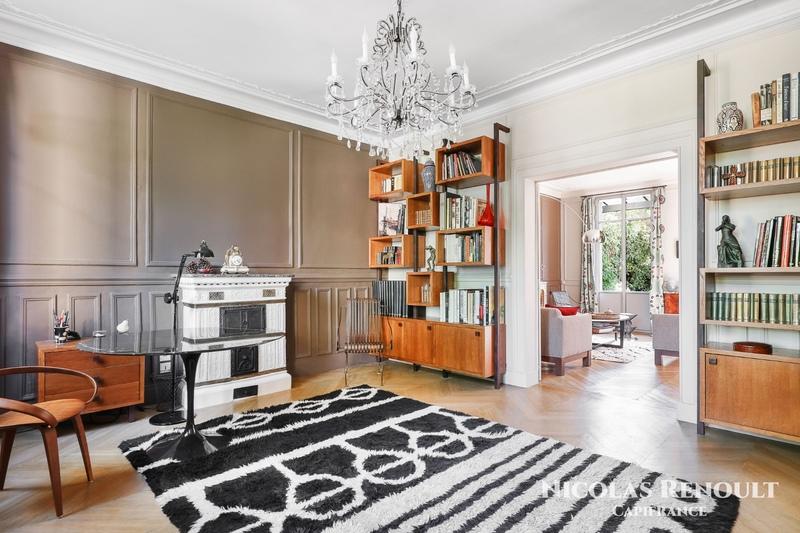 Maison - 250 m² - 8 pièces