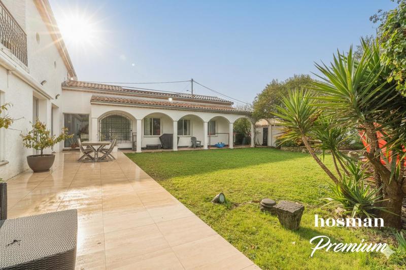 Maison - 298 m² - 8 pièces