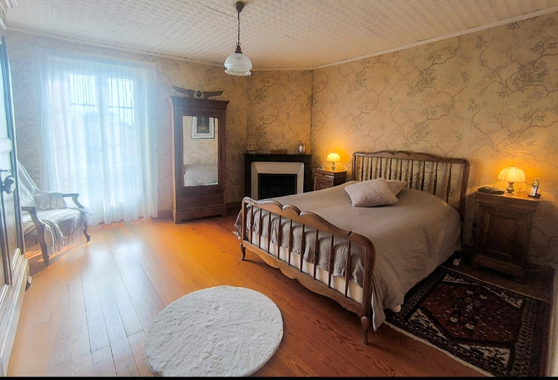 Maison - 208 m² - 7 pièces