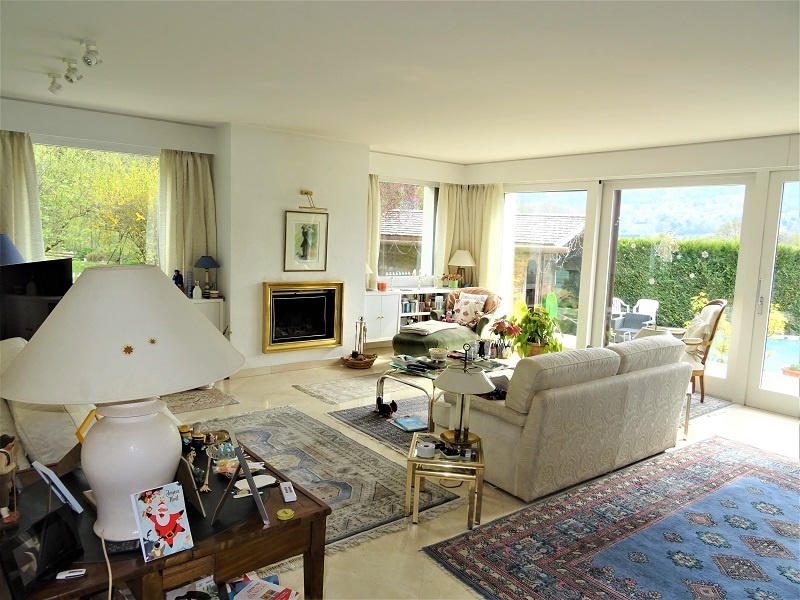 Propriété - 263 m² - 8 pièces