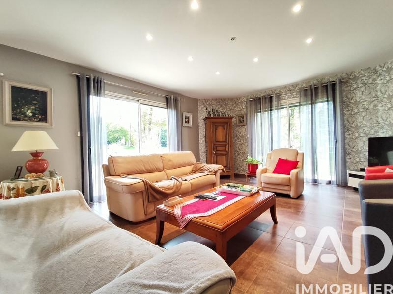 Maison - 206 m² - 8 pièces