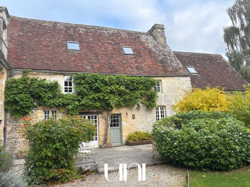 Maison - 341 m² - 10 pièces