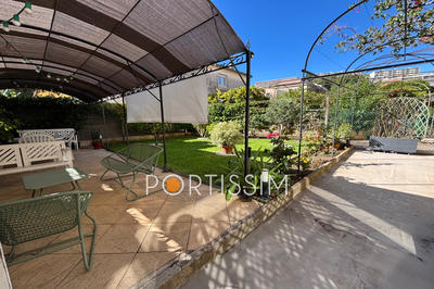 Appartement - 99 m² - 4 pièces