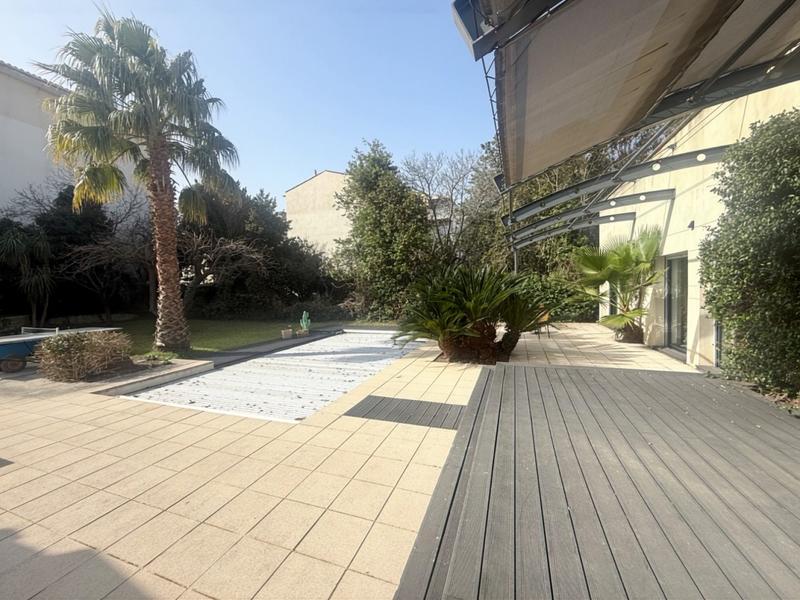 Maison - 211 m² - 5 pièces