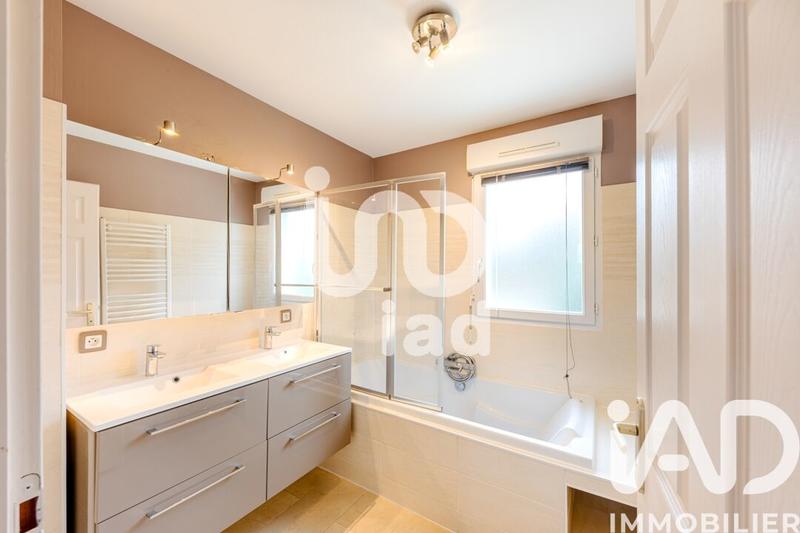 Maison - 180 m² - 7 pièces