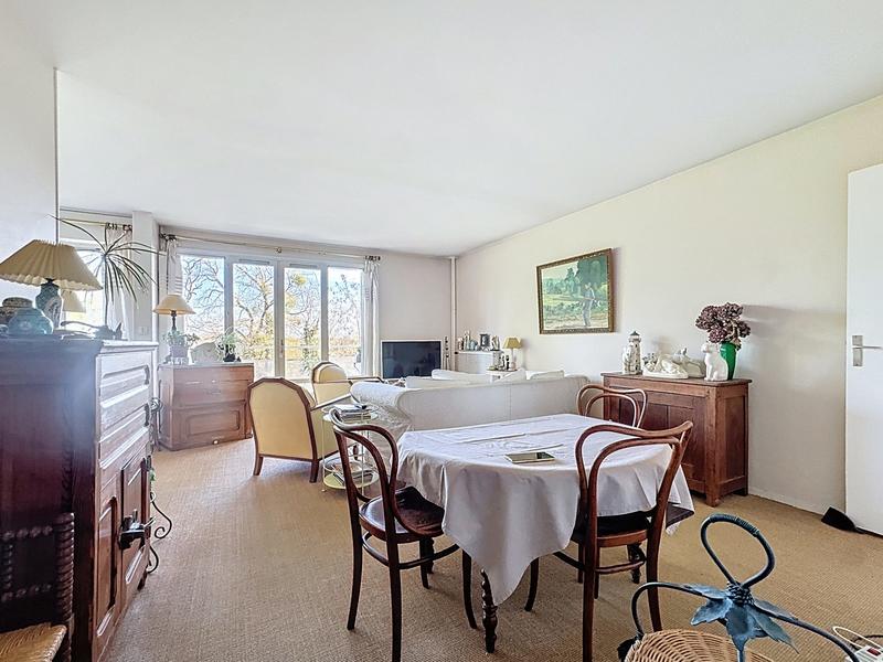 Appartement - 95 m² - 5 pièces