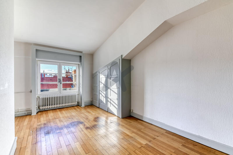 Appartement - 176 m² - 5 pièces