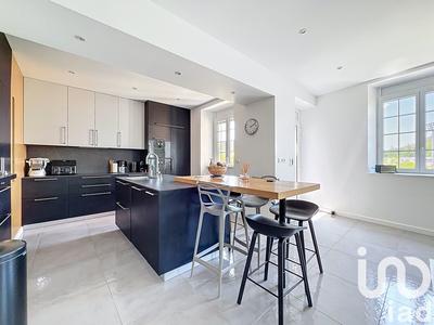 Appartement - 191 m² - 6 pièces