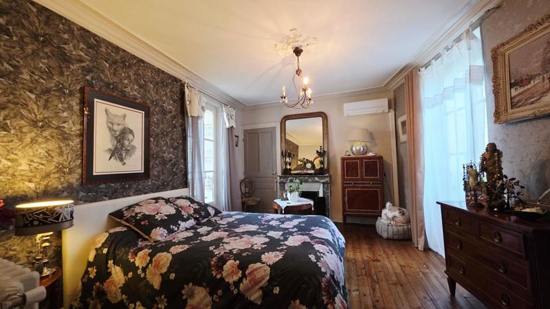 Maison - 141 m² - 9 pièces