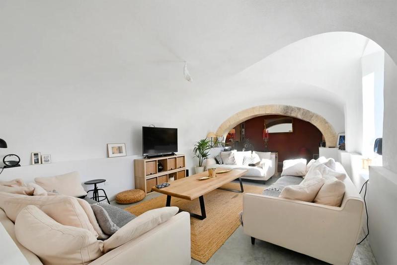 Maison - 250 m² - 7 pièces