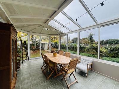 Maison - 222 m² - 8 pièces